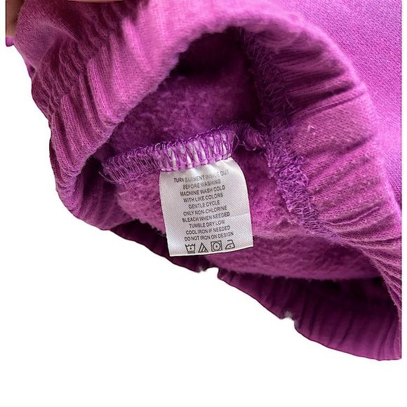 MTV Cropped Top Sweater Long Sleeve | Colors: Purple and Black | Size: XS - Picture 9 of 9